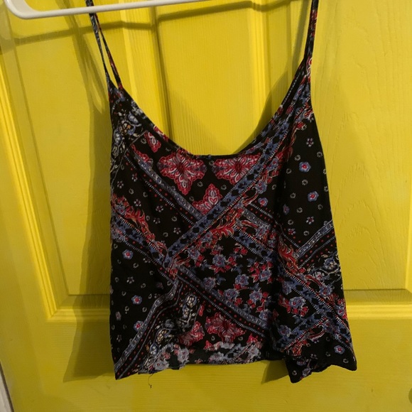 A tank crop top - Picture 3 of 3